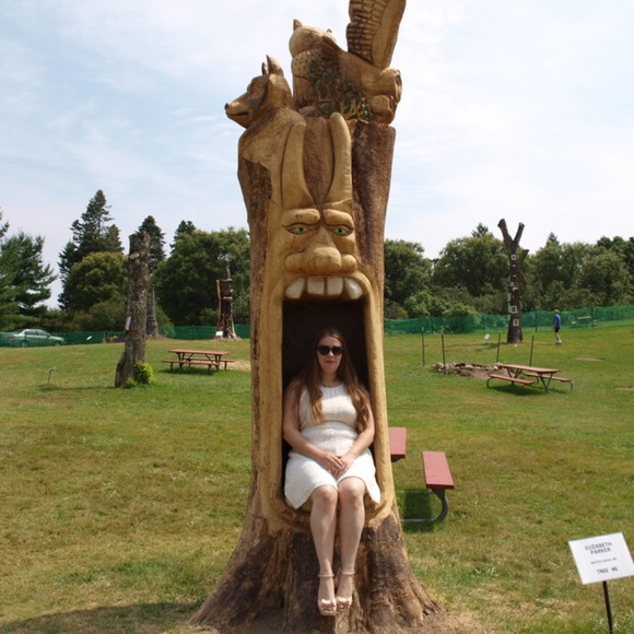 Meet your Posher, Elizabeth - Picture 2 of 8